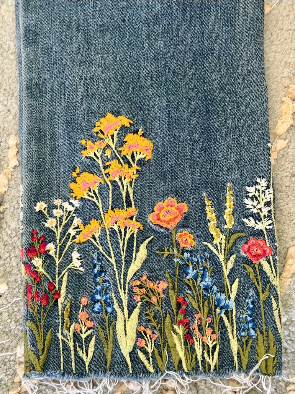 Driftwood Colette Wildflower Embroidered Skinny Jeans โ Size 27 - Picture 9 of 12